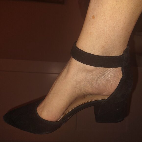 STEVE MADDEN Dainna Suede Ankle Strap Block Heel Size 8.5 - Picture 6 of 7